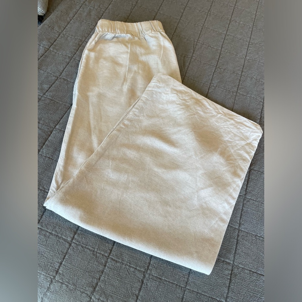 Zara women’s linen blend pants. Wide leg. Medium.